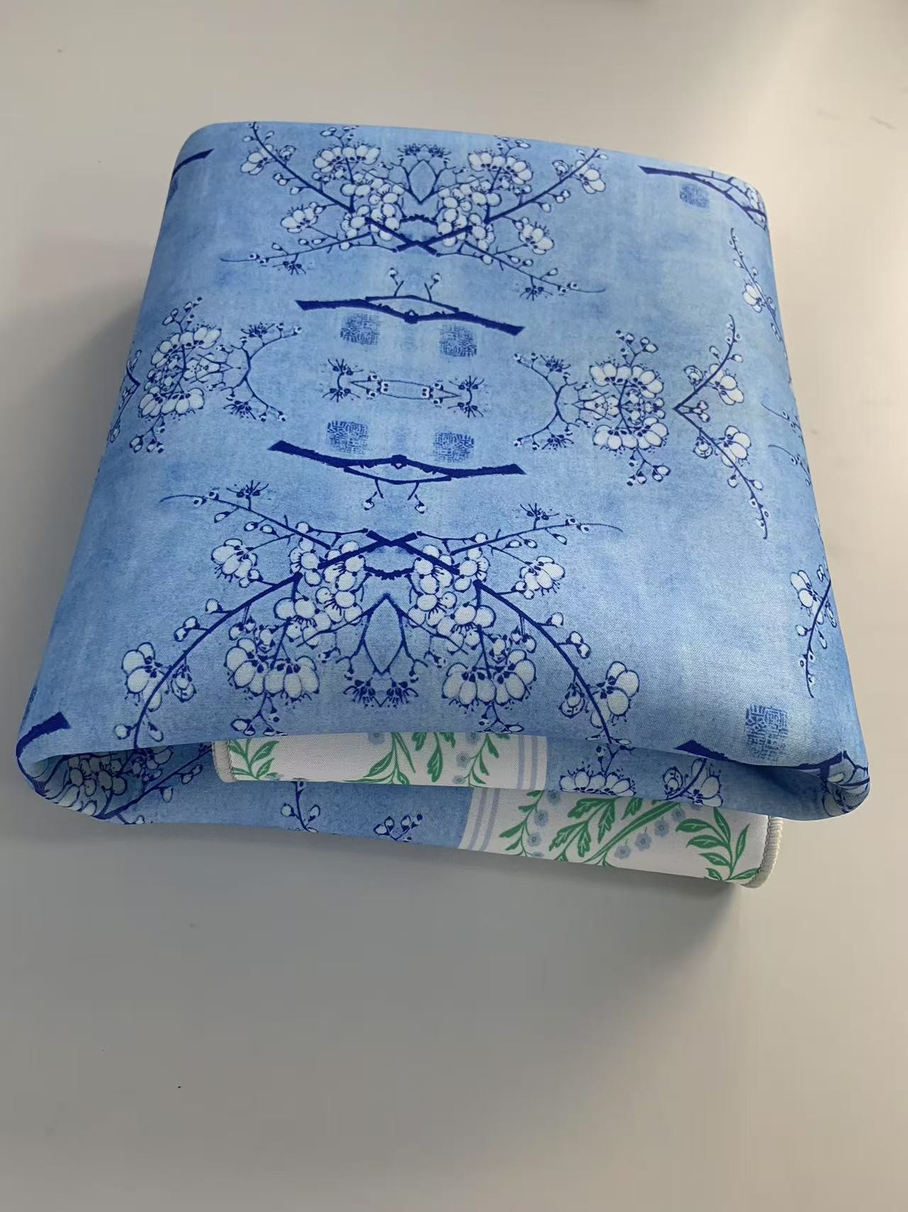 游戲桌墊那種好，橡膠雙面布印刷定制